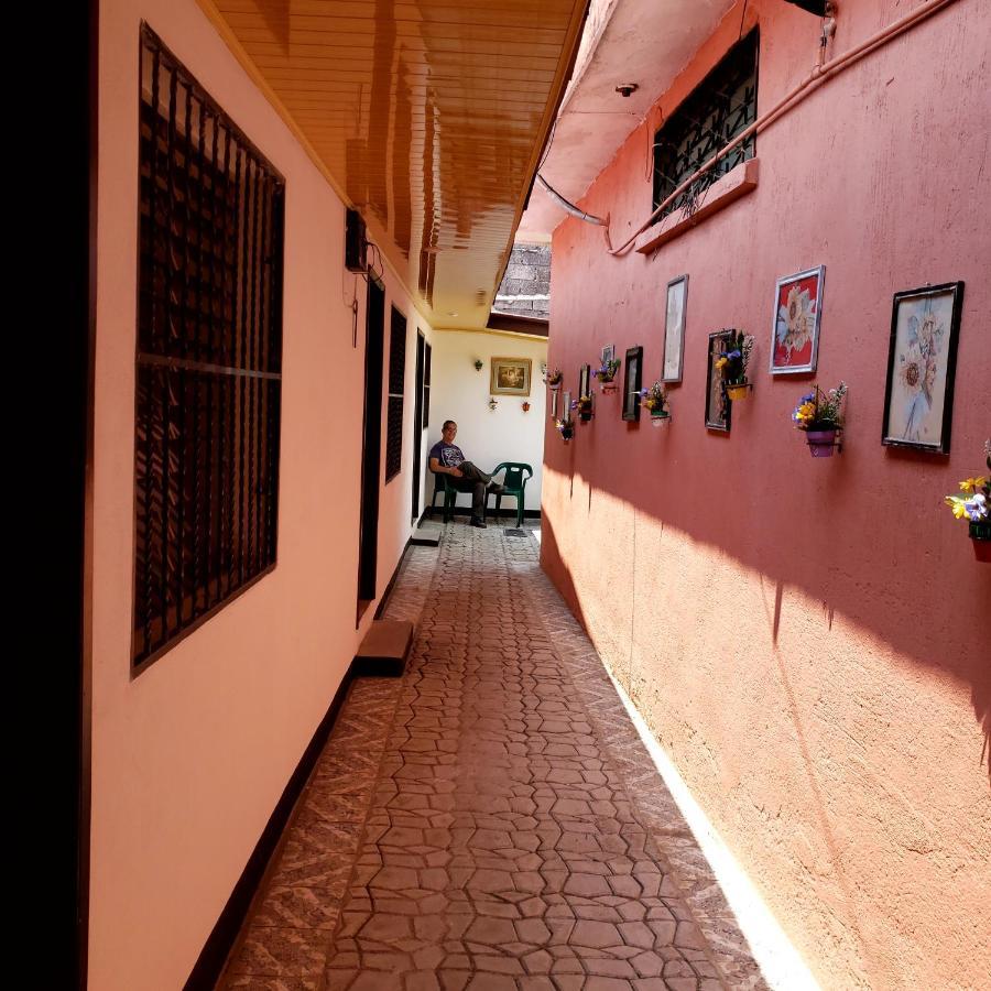 Judys Home - Bed And Breakfast Retalhuleu Εξωτερικό φωτογραφία