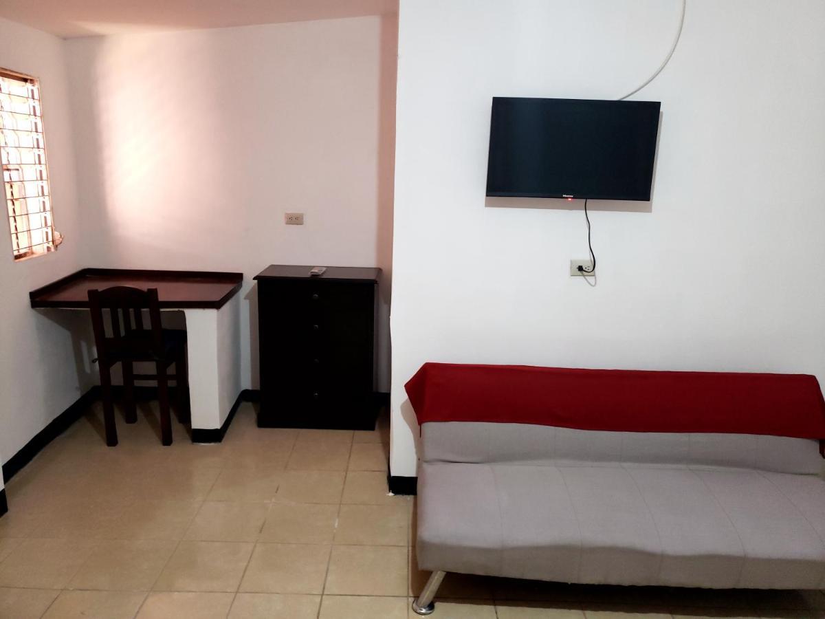 Judys Home - Bed And Breakfast Retalhuleu Εξωτερικό φωτογραφία