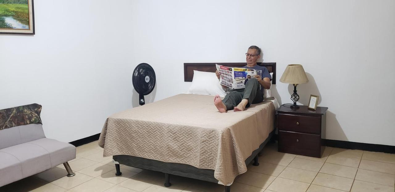 Judys Home - Bed And Breakfast Retalhuleu Εξωτερικό φωτογραφία